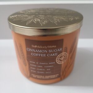 NEW Bath & Body Works Cinnamon Sugar Coffee Cake 3-Wick Candle 25-45 burn hours
